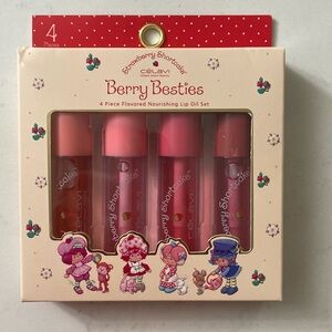 CELAVI Strawberry Shortcake Lip Oil Set